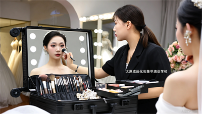 新娘跟妆师是干什么的？想入行婚嫁市场的新手认知课
